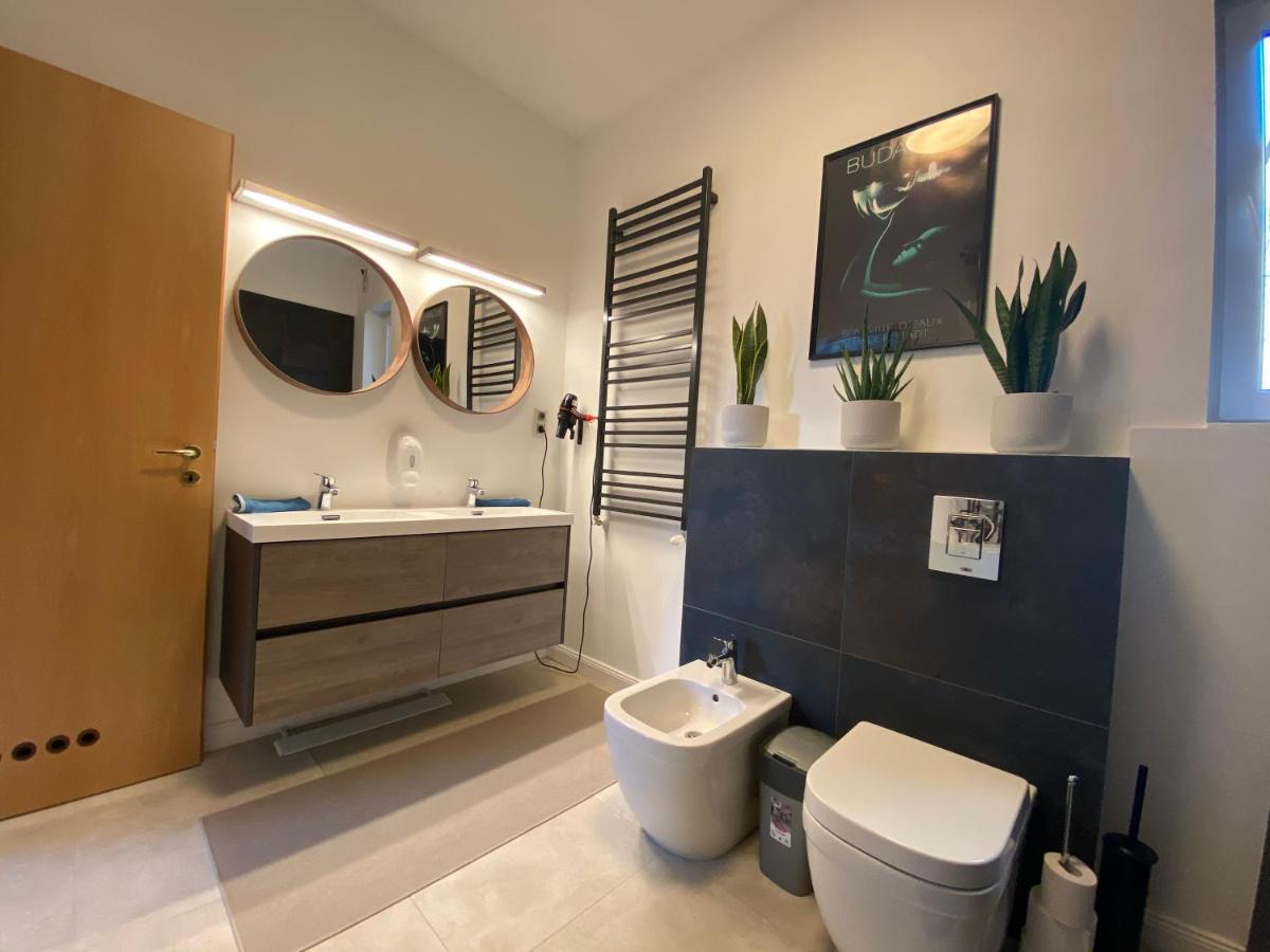 2 Bedroom 107 M2 Loft With Balcony Budapest Eksteriør bilde